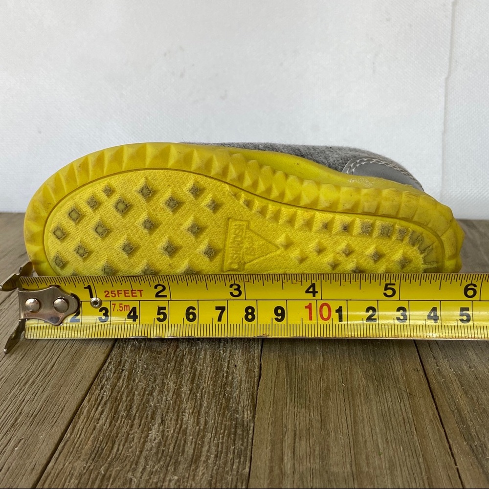 OshKosh Sneakers Gray and Yellow - Picture 6 of 6